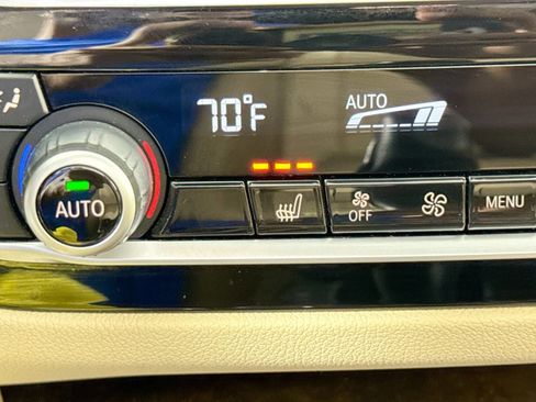 Used 2020 BMW 530i xDrive w/ Convenience Package image 25