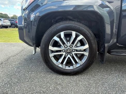 Used 2025 Toyota 4Runner Limited AWD/4WD image 26