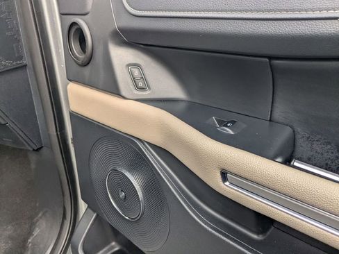 Used 2024 Ford Expedition Max Limited image 35