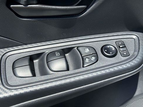 Used 2025 Nissan Versa S w/ Trunk Package FWD image 16