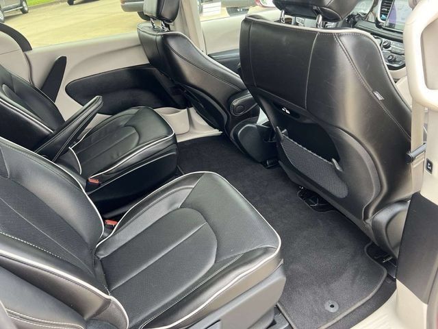 Used 2022 Chrysler Pacifica Limited FWD image 20