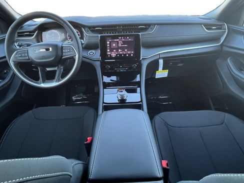 New 2025 Jeep Grand Cherokee Laredo image 20