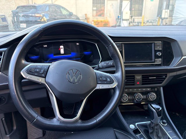 Used 2023 Volkswagen Jetta SE FWD image 6