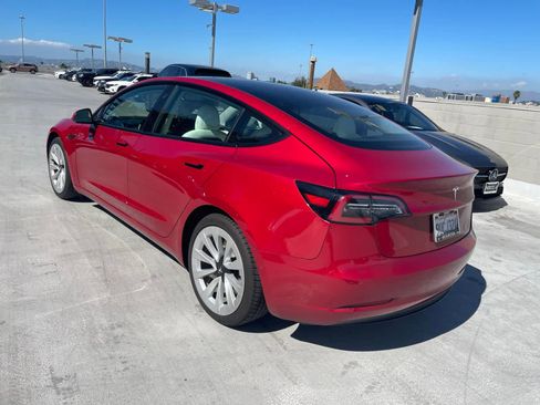 Used 2021 Tesla Model 3 Standard Range Plus image 3