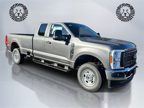 New 2026 Ford F250 XL w/ XL Chrome Package image 3