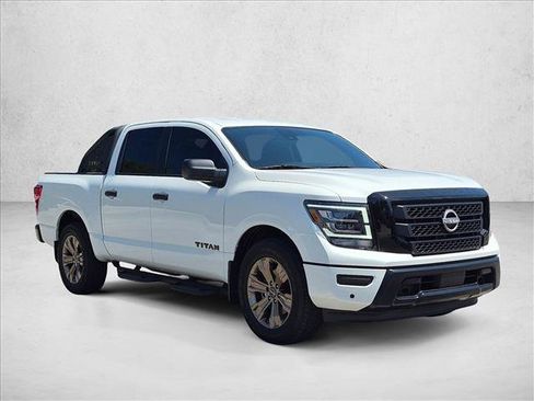 Used 2024 Nissan Titan SV w/ SV Bronze Edition Package RWD image 3
