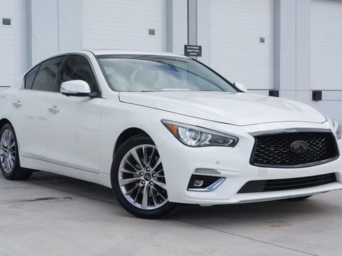 Used 2019 INFINITI Q50 Luxe w/ Essential Package (3.0T Luxe) image 2