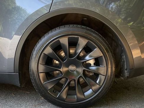 Used 2023 Tesla Model Y Long Range AWD/4WD image 6