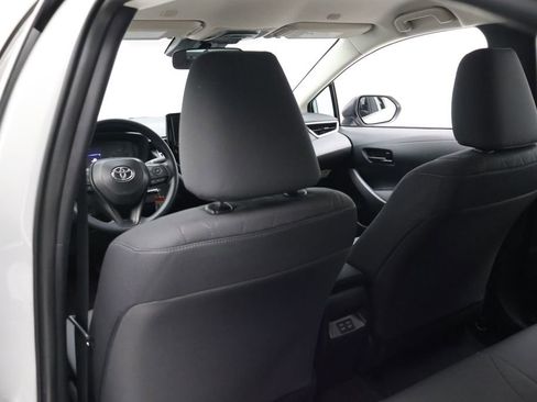 Used 2025 Toyota Corolla LE image 19