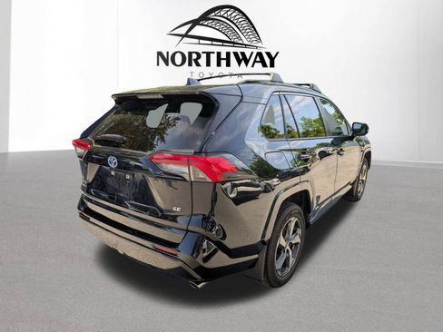 Used 2021 Toyota RAV4 SE w/ Weather & Moonroof Package AWD/4WD image 3