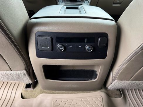 Used 2019 Chevrolet Suburban LT AWD/4WD image 22