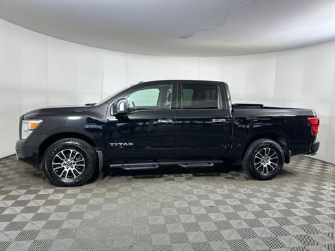 Used 2021 Nissan Titan SV w/ SV Convenience Package image 6