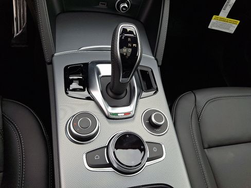 New 2025 Alfa Romeo Stelvio Sprint w/ Convenience Package image 11