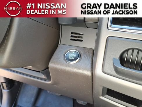 Used 2021 Ford Expedition XLT image 17