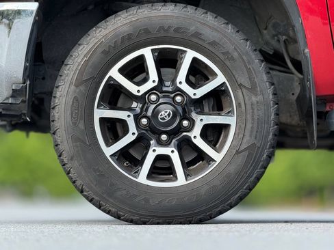 Used 2017 Toyota Tundra SR5 AWD/4WD image 20