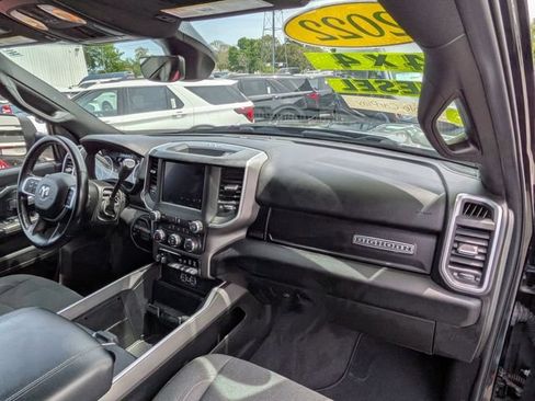 Used 2022 RAM 2500 Big Horn w/ Level C Equiment Group AWD/4WD image 18