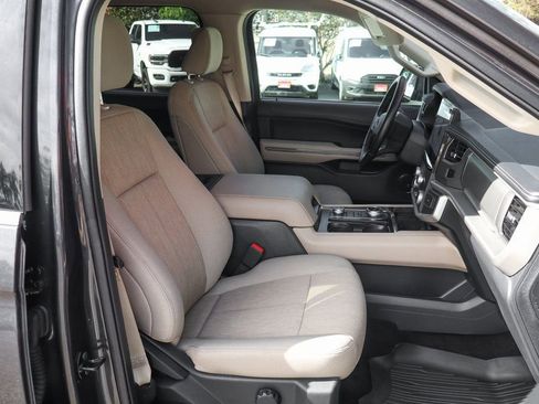 Used 2022 Ford Expedition XLT AWD/4WD image 44