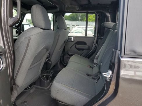 Certified 2025 Jeep Gladiator Sport AWD/4WD image 22