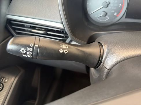 Used 2023 Nissan Altima 2.5 S FWD image 21