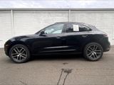Certified 2025 Porsche Macan image 2