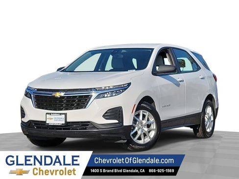 Certified 2022 Chevrolet Equinox LS FWD image 1