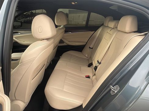 Used 2022 BMW 540i w/ M Sport Package image 18