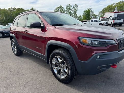 Used 2019 Jeep Cherokee Trailhawk AWD/4WD image 12