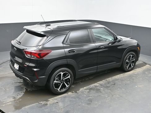 Used 2022 Chevrolet TrailBlazer RS w/ Sun and Liftgate Package image 32