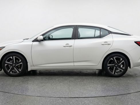 Used 2025 Nissan Sentra SV FWD image 5