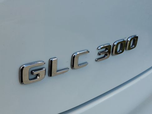 Used 2021 Mercedes-Benz GLC 300 4MATIC Coupe image 8