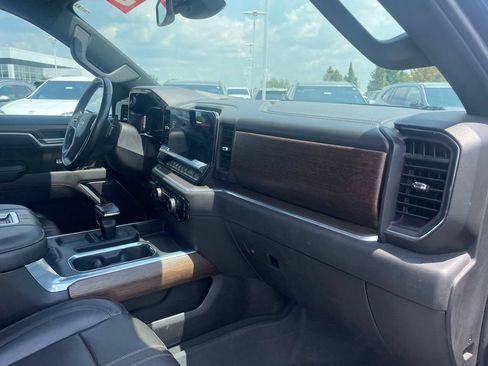 Used 2022 Chevrolet Silverado 1500 High Country w/ High Country Premium Package AWD/4WD image 31