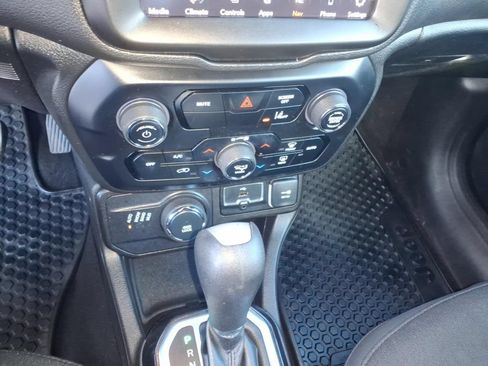 Used 2022 Jeep Renegade Altitude w/ Convenience Group AWD/4WD image 27