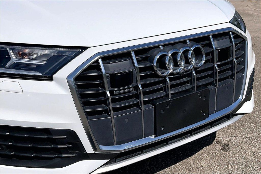 Used 2023 Audi Q7 3.0T Premium Plus AWD/4WD image 28