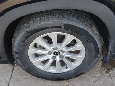Used 2024 Toyota Grand Highlander AWD image 11