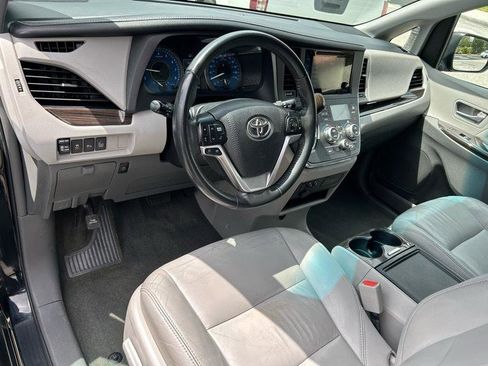 Used 2017 Toyota Sienna XLE w/ XLE Navigation Package image 8