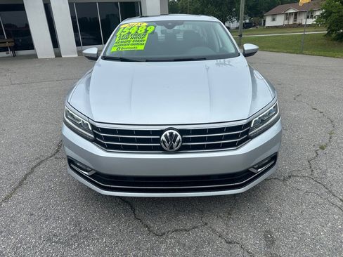 Used 2018 Volkswagen Passat 3.6 SEL Premium FWD image 8