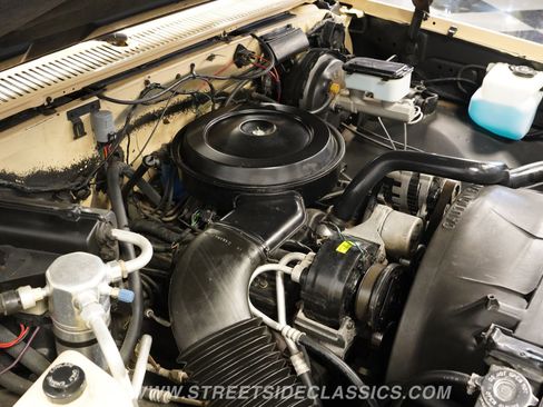 Used 1987 GMC Suburban 2WD image 35