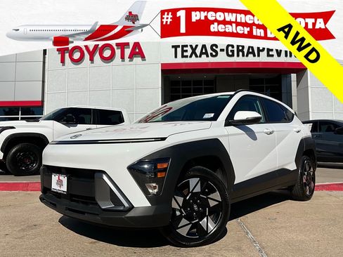Used 2025 Hyundai Kona SEL image 1