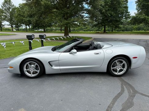 Used 2002 Chevrolet Corvette Convertible w/ Preferred Equipment Group2 RWD image 6