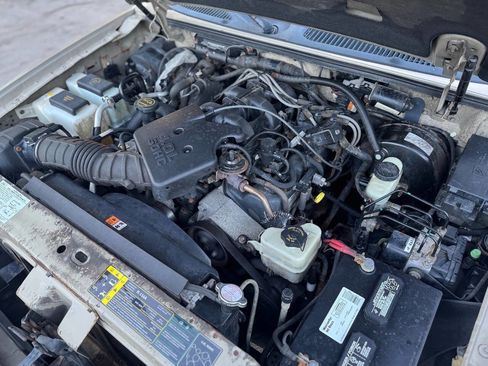 Used 2005 Ford Explorer Sport Trac XLT image 23