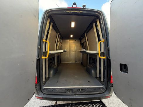 Used 2019 Mercedes-Benz Sprinter 144 image 5