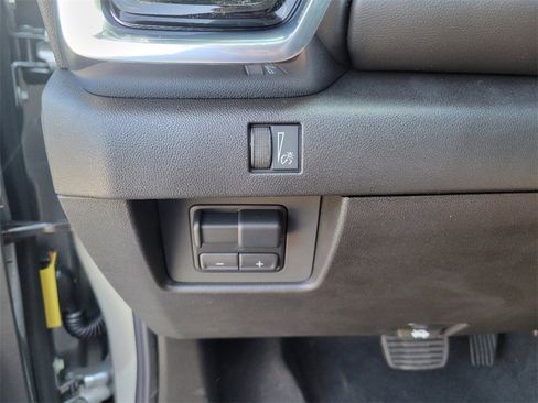 New 2025 GMC Canyon Elevation w/ Technology Package image 12