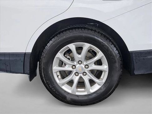Used 2020 Chevrolet Equinox LS w/ LS Convenience Package image 25