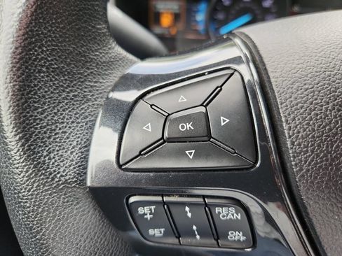 Used 2018 Ford Explorer XLT w/ Equipment Group 202A AWD/4WD image 32