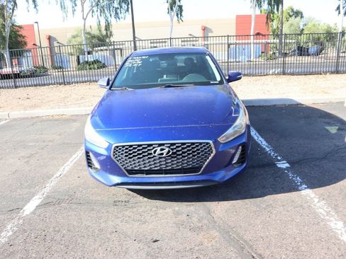 Used 2018 Hyundai Elantra GT w/ Style Package 02 FWD image 2