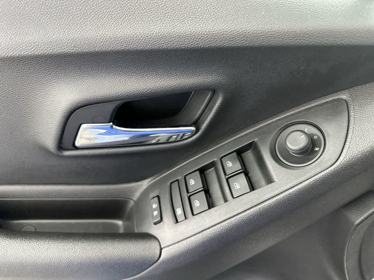 Used 2020 Chevrolet Trax LT FWD image 11