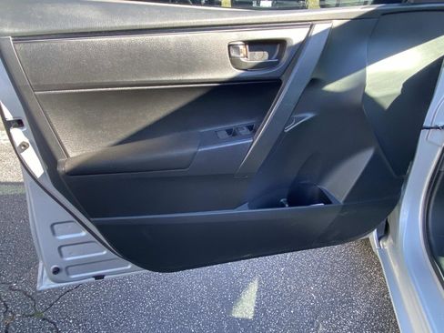 Used 2019 Toyota Corolla L image 20