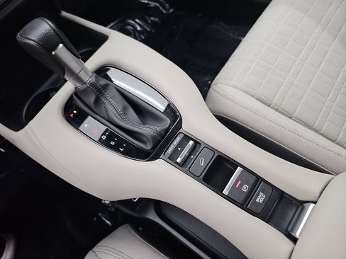 Used 2023 Honda HR-V LX image 28