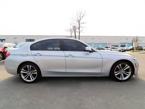 Used 2018 BMW 330i xDrive Sedan w/ Convenience Package image 16