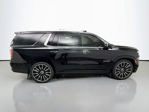 Used 2025 Chevrolet Tahoe High Country AWD/4WD image 10